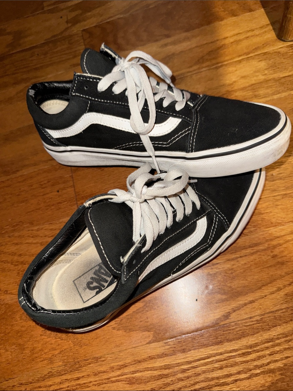Vans Black and White Low-Top Old Skool Skate Sneakers Size Ladies 9/ Mens 7.5